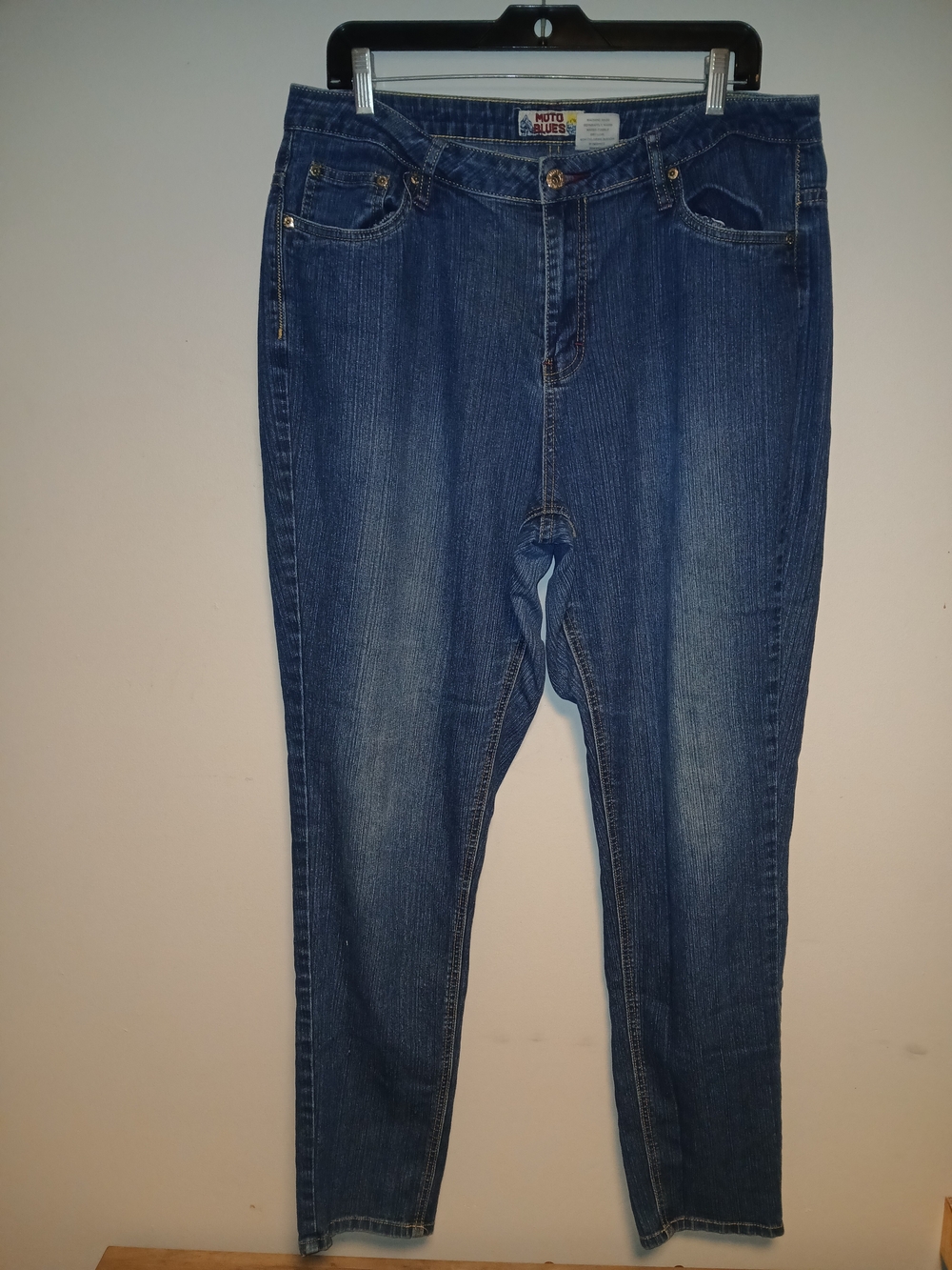 Women's Straight-Leg Jeans in Dark Blue Wash by